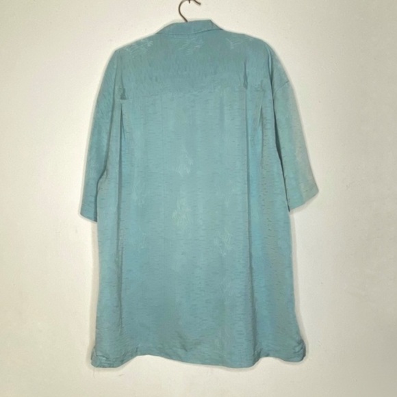 La Cabana “cubavera”tropical embroidered chambray button down short sleeve - Picture 2 of 8